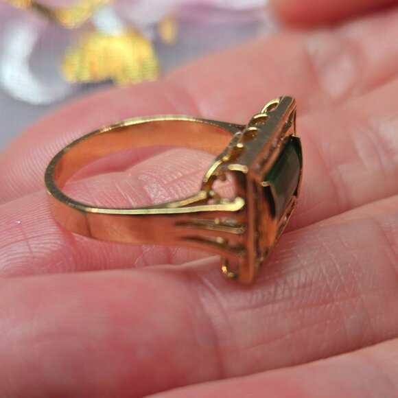 Exquisite Jade & Diamond Cocktail Ring – 18K Gold Elegance - Picture 6 of 11